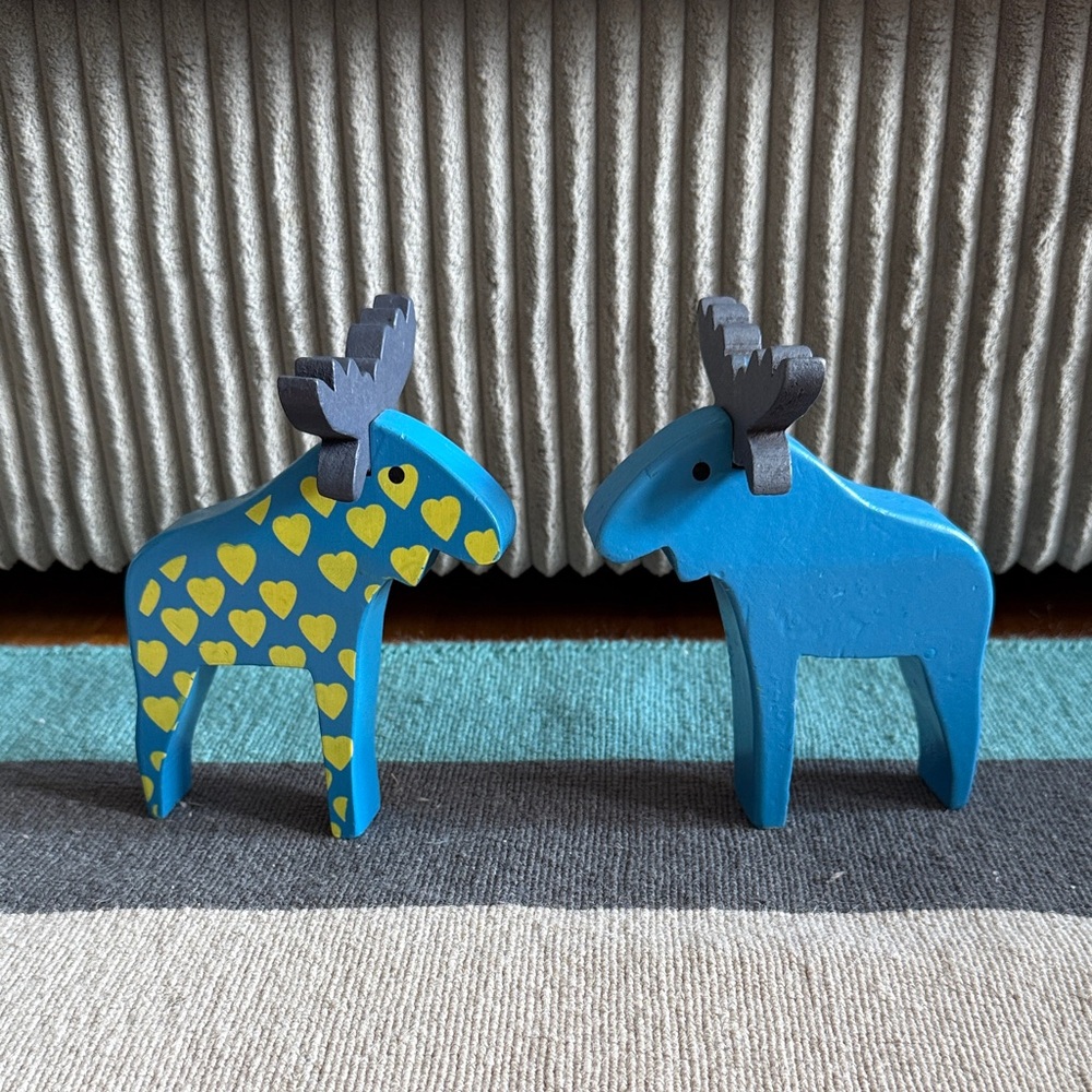 Pair of Wooden Moose Figurine - Set of 2 Woddeb Deer